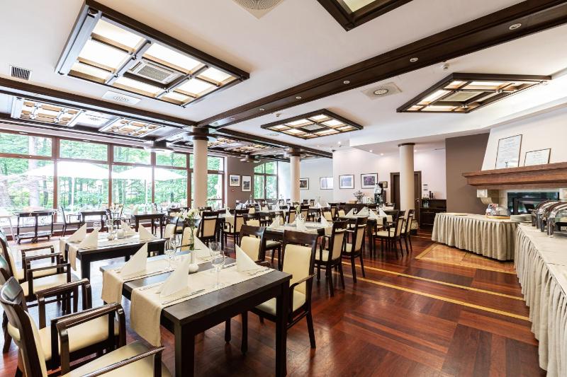 Hotel Crocus - image 31