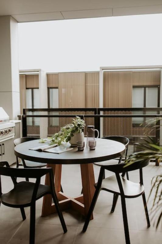 SYLO Luxury Apartments - A Light-Filled City Retreat - image 6
