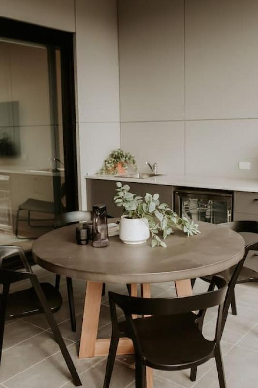 SYLO Luxury Apartments - A Light-Filled City Retreat - image 3