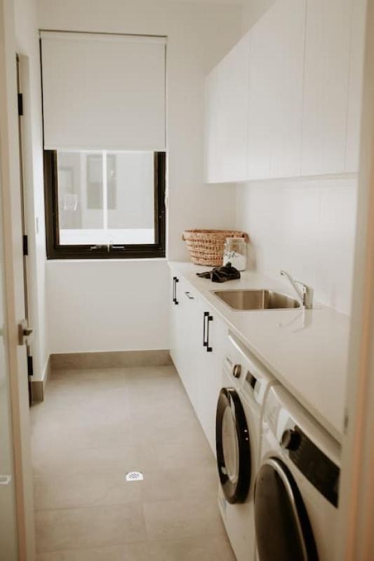 SYLO Luxury Apartments - A Light-Filled City Retreat - image 14