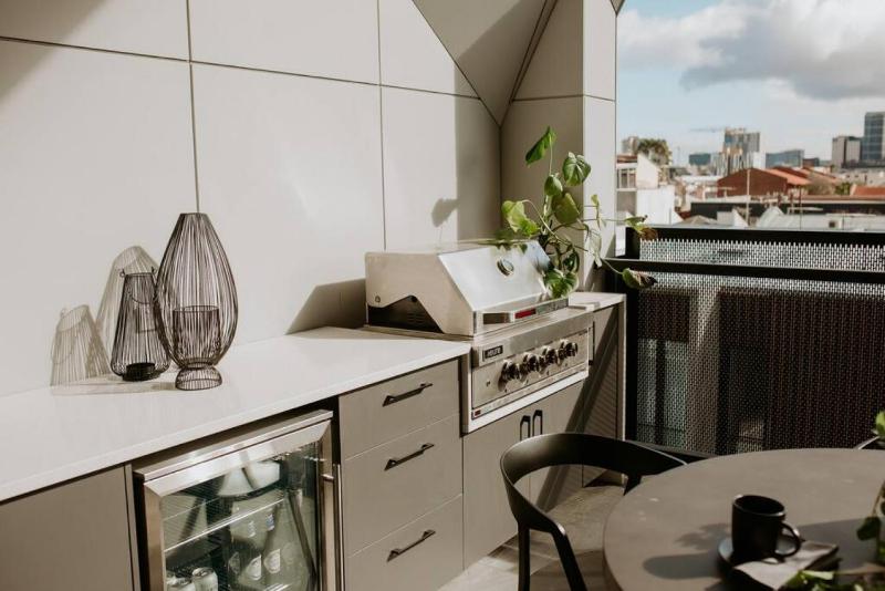 SYLO Luxury Apartments - Penthouse with City Views - image 13