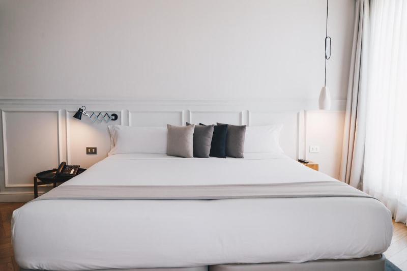 Premium Double Room with sofa bed image 1