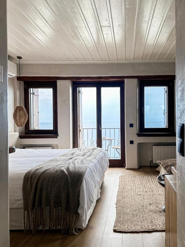 Superior Double Room image 4