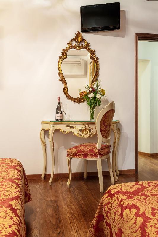Classic Triple Room image 1