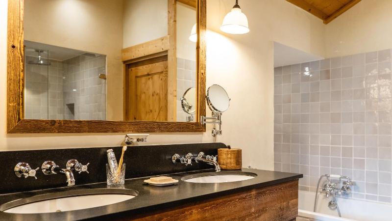Eustache, Six-Bedroom Premium Chalet image 3