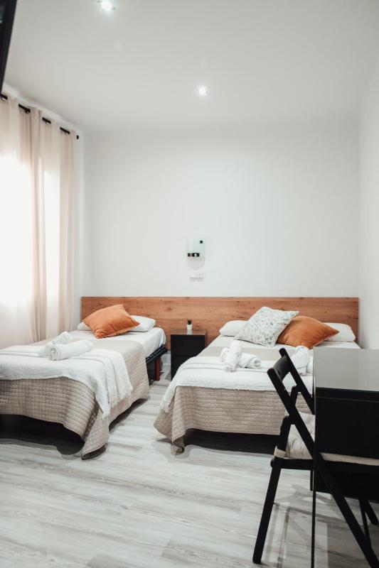 Double Room with Extra Bed image 3
