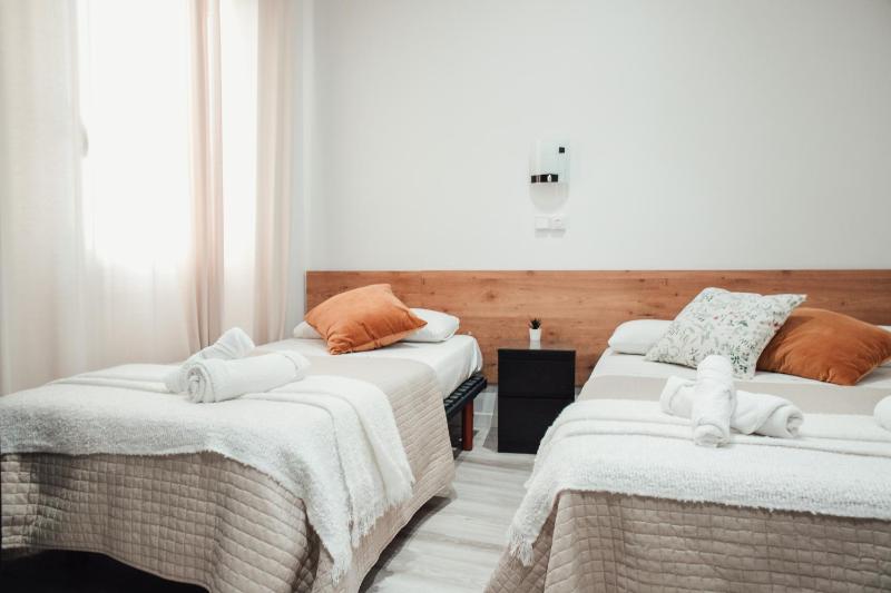 Double Room with Extra Bed image 4