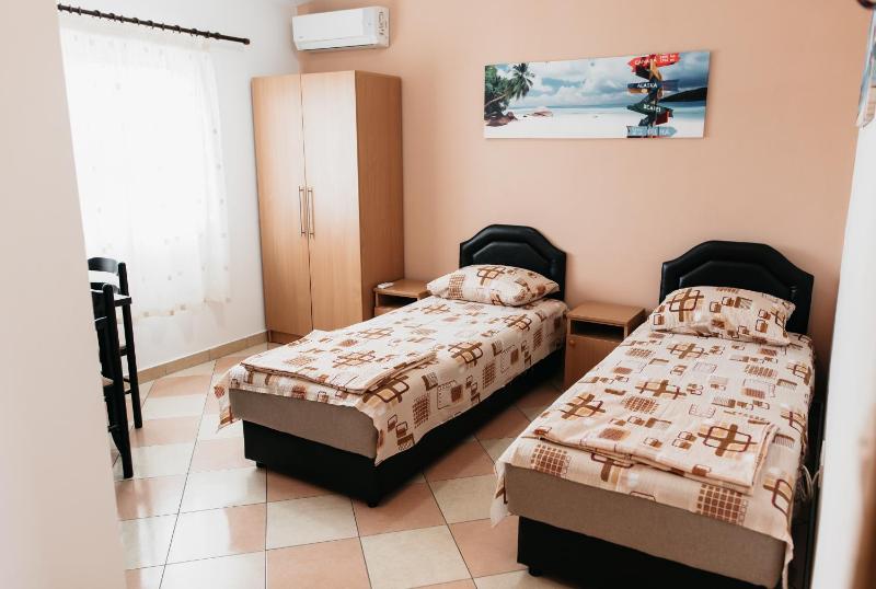 Apartment with Mountain View image 3