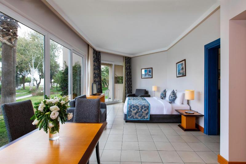 Suite Sea View image 1