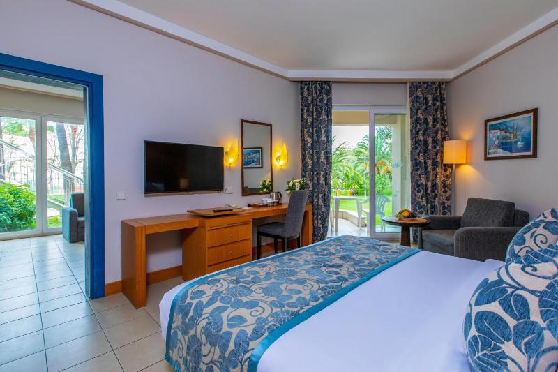 Suite Sea View image 3