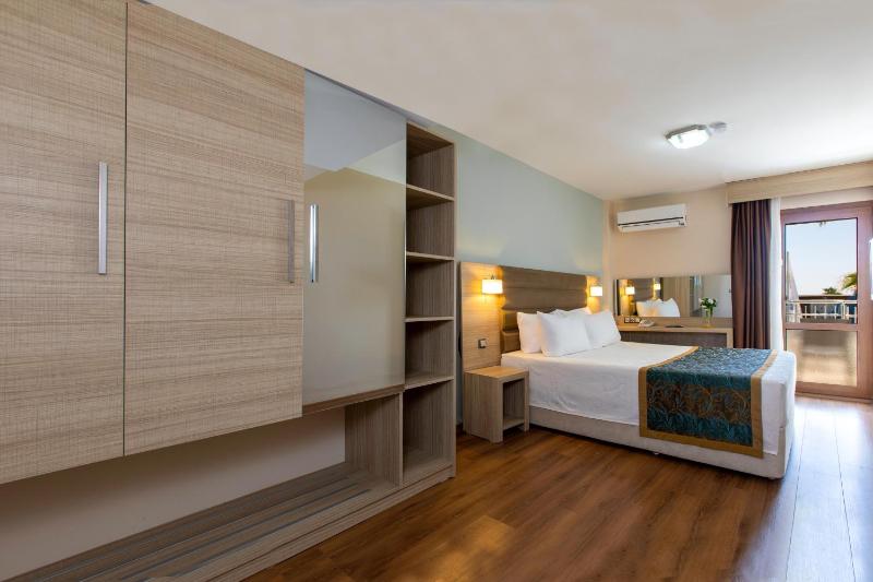 Superior Double Room Garden View image 1