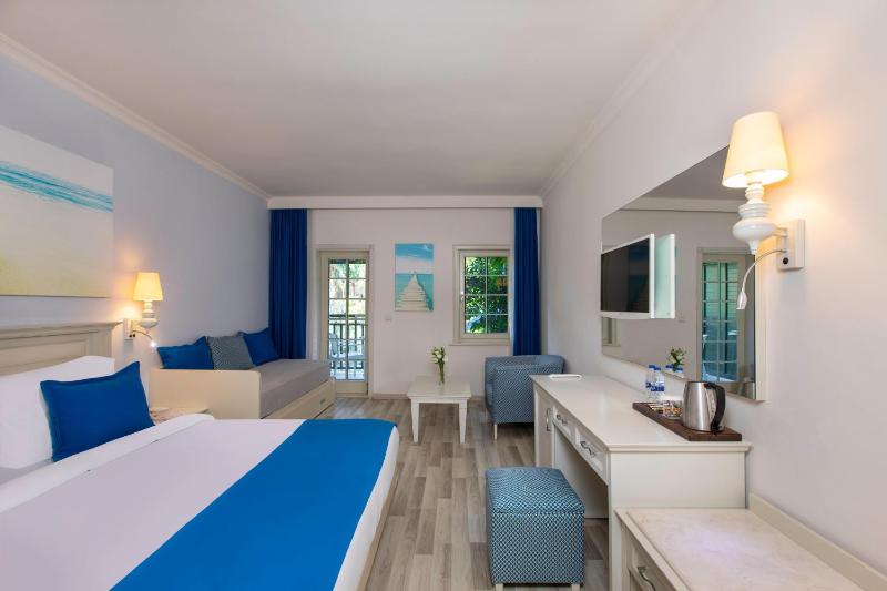 Standard Double Room Land View image 1