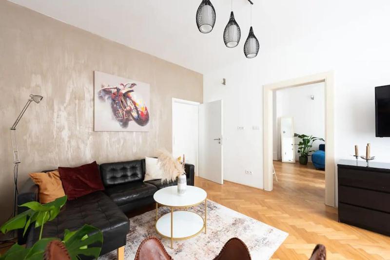 2 bedrooms apt near Wenceslas sq - image 1