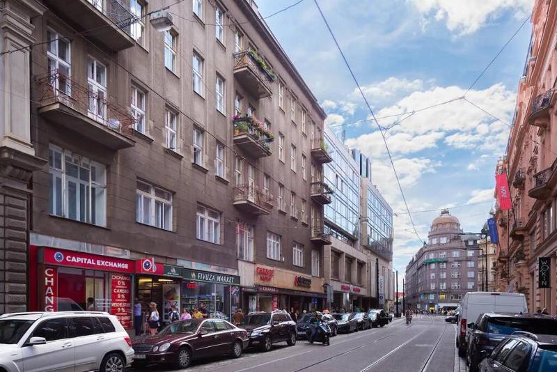2 bedrooms apt near Wenceslas sq - image 10