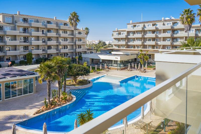One-Bedroom Family Apartment with Pool View  image 4
