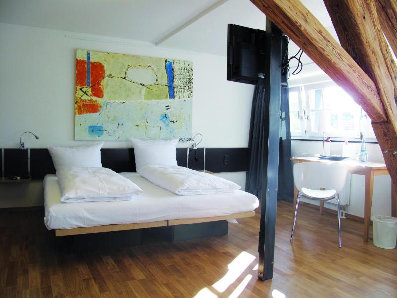 Double Room image 4