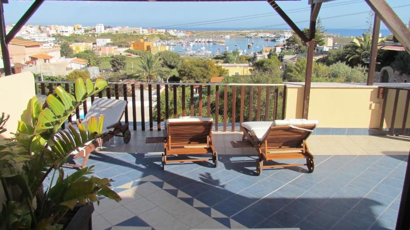 Double Room with Sea View image 4