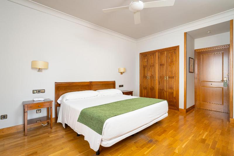 Premium Double or Twin Room image 1