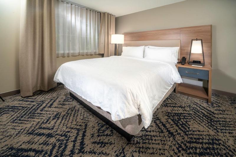 Queen Suite with Two Queen Beds - Non-Smoking image 2