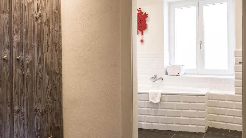 Junior Suite with Balcony image 4