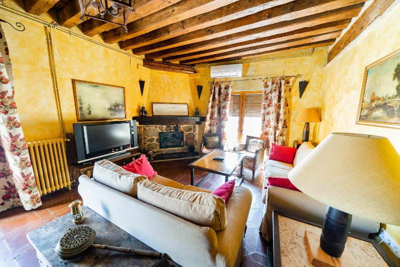 Five-Bedroom House image 2