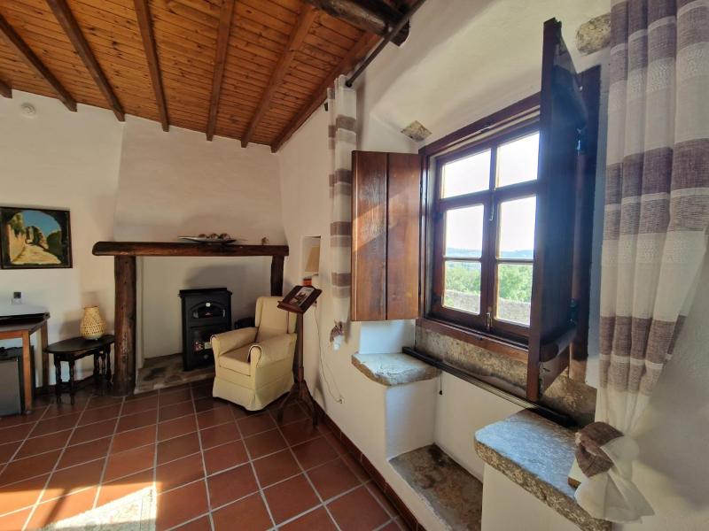 Deluxe Family Suite image 2
