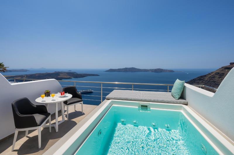 Junior Suite with Outdoor Heated Tub image 3