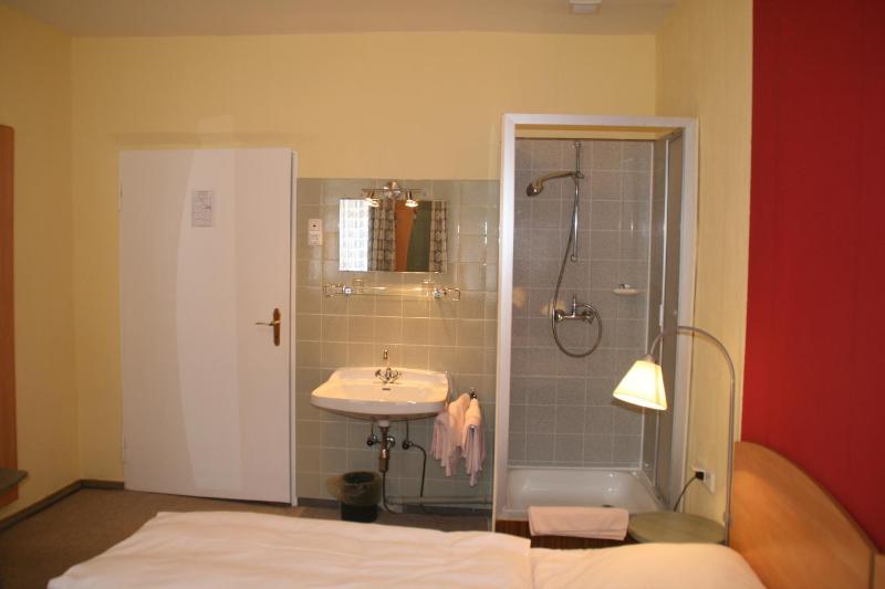 Double Room with Shared Toilet image 4