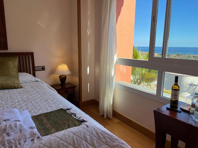 Superior Twin Room with Sea View image 2