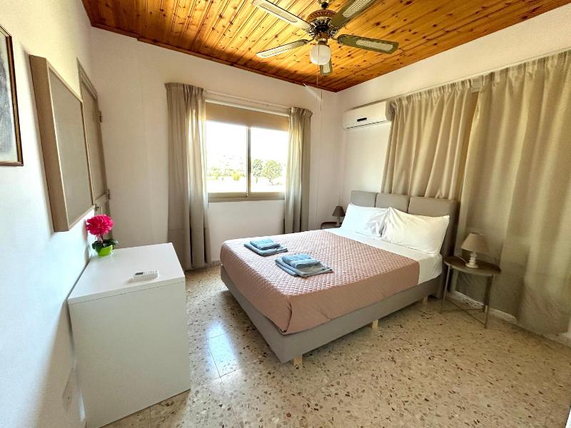 One-Bedroom Apartment (2 - 4 Adults) image 2