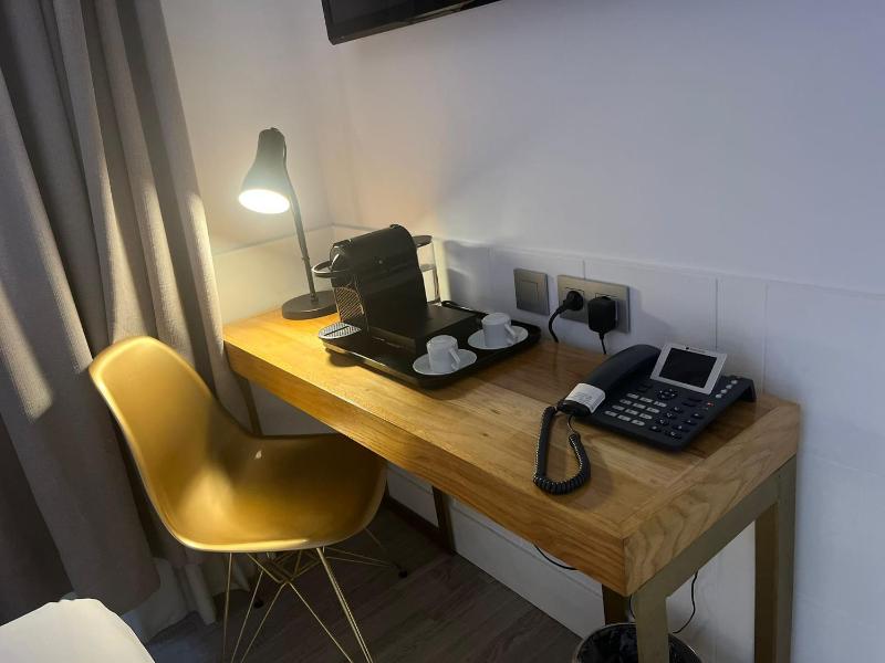 Budget Double Room image 4