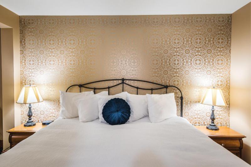 King Suite image 2