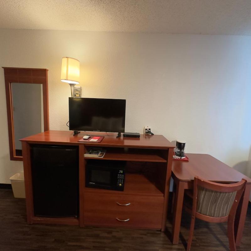 King Room - Non-Smoking image 2