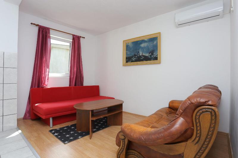 One-Bedroom Apartment with Terrace and Sea View image 1