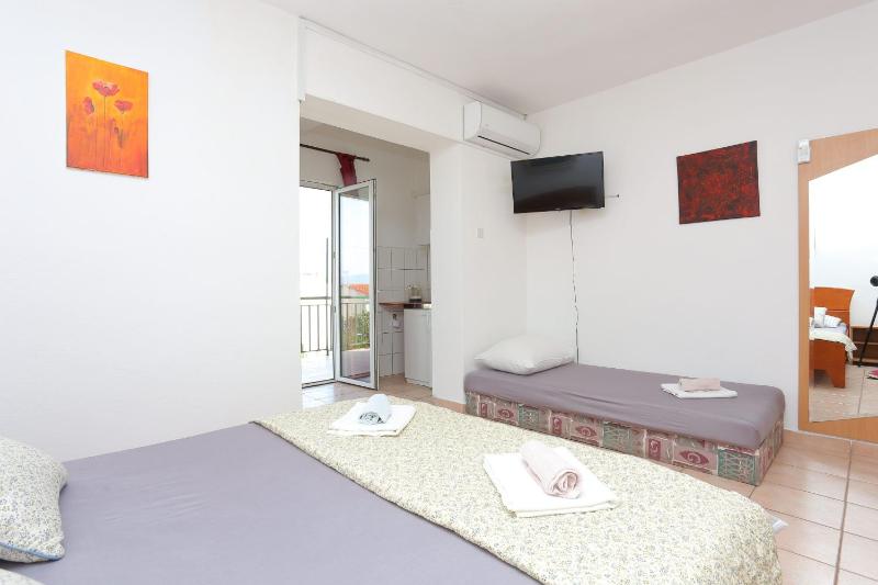 Studio with Terrace and Sea View image 4