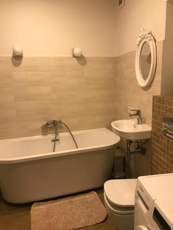 One-Bedroom Suite image 3