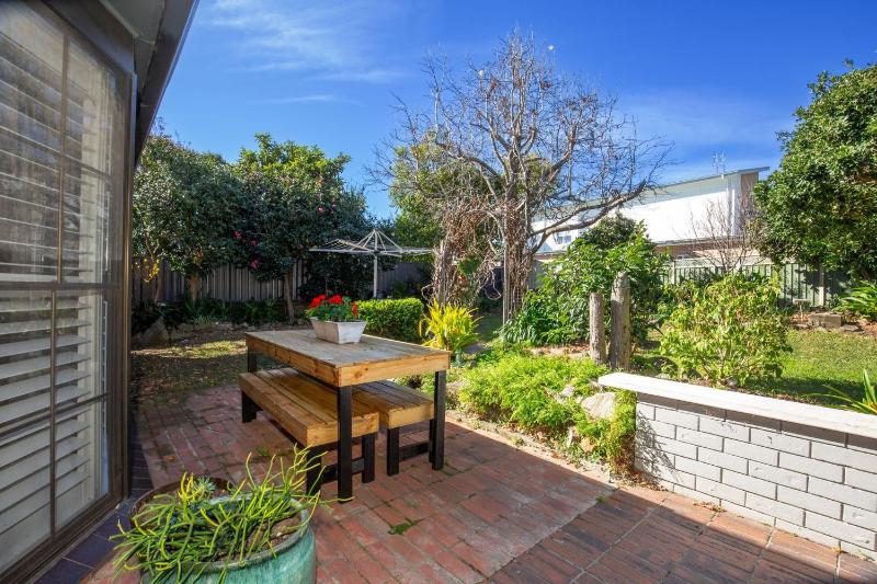 Seagrass Pet Friendly 10 Mins Walk to Beach - image 3