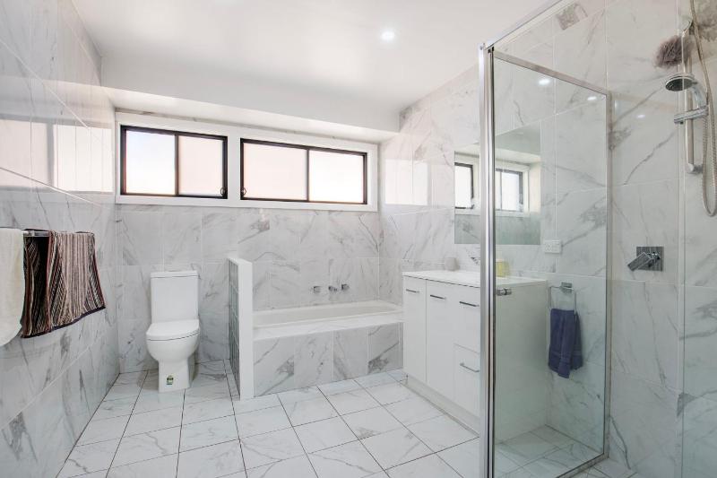 Seagrass Pet Friendly 10 Mins Walk to Beach - image 28