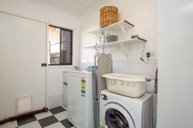 Seagrass Pet Friendly 10 Mins Walk to Beach - image 23