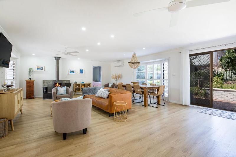 Seagrass Pet Friendly 10 Mins Walk to Beach - image 13