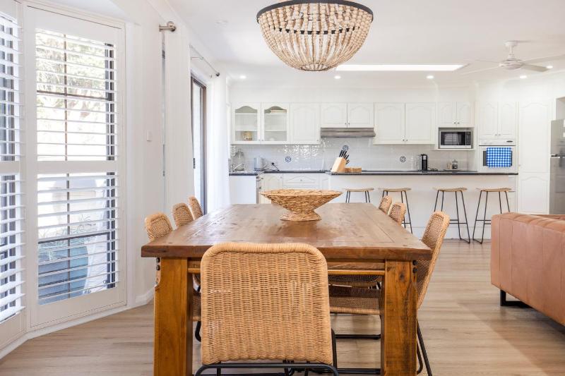 Seagrass Pet Friendly 10 Mins Walk to Beach - image 26