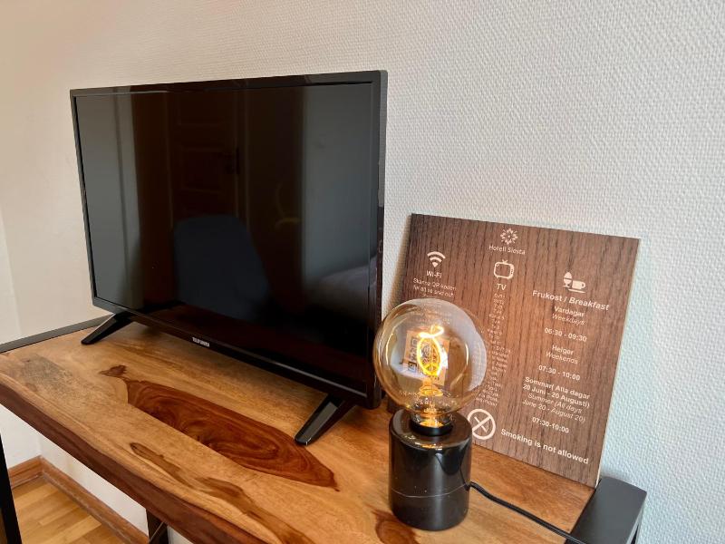 Economy Double Room image 3