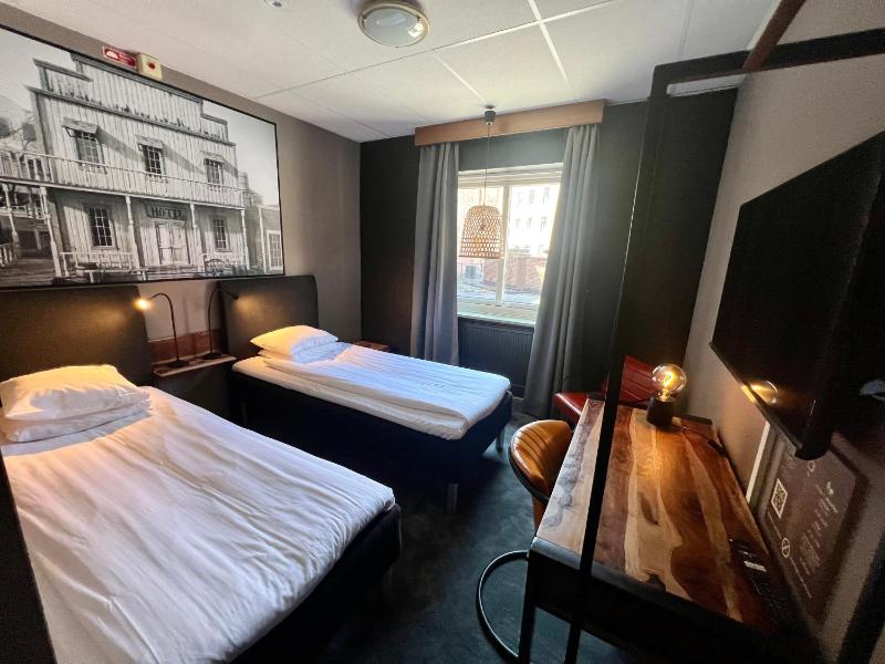 Small Double or Twin Room image 1