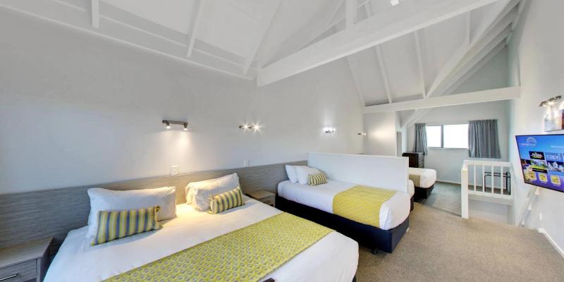 Family Apartment with Hot Tub - Split Level