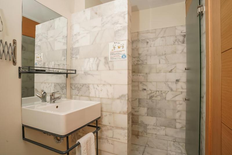 Deluxe Double Room image 1