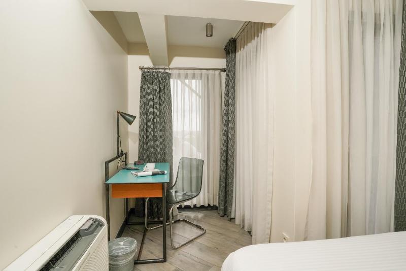 Deluxe Twin Room image 3