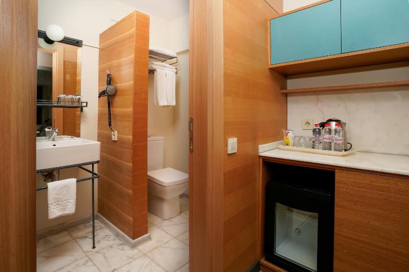 Family Two-Bedroom Suite image 2