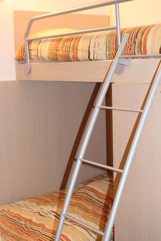 Apartment (6 Adults) image 4