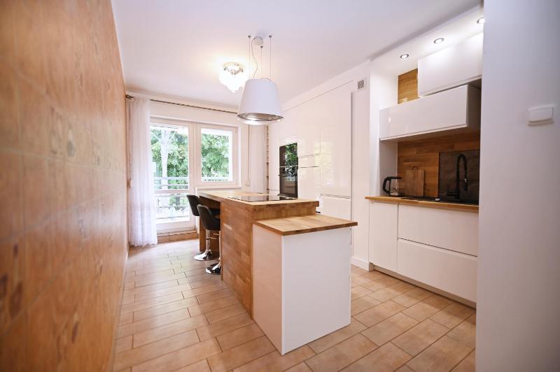 Victus Traditional Apartment with Balcony in Sopot by Noclegi Renters - image 1
