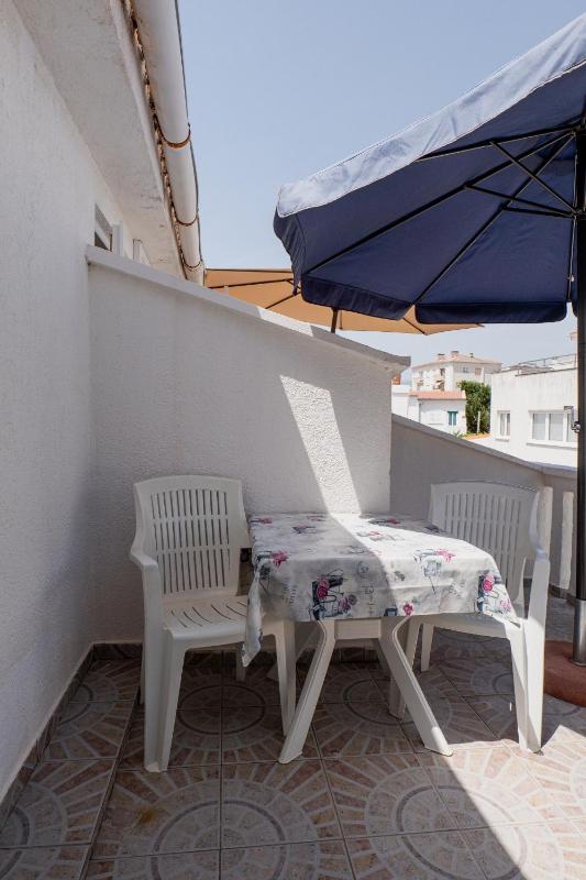 Apartments Center Pag 50 m to the sea - image 5